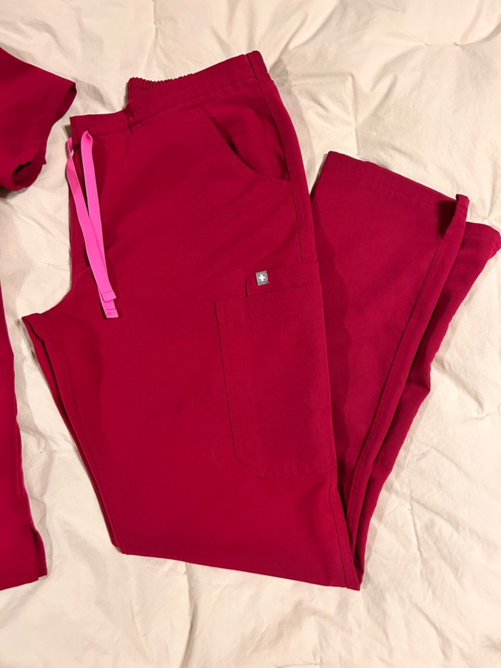 FIGS Women's Scrub Set  Pink color - Picture 9 of 10